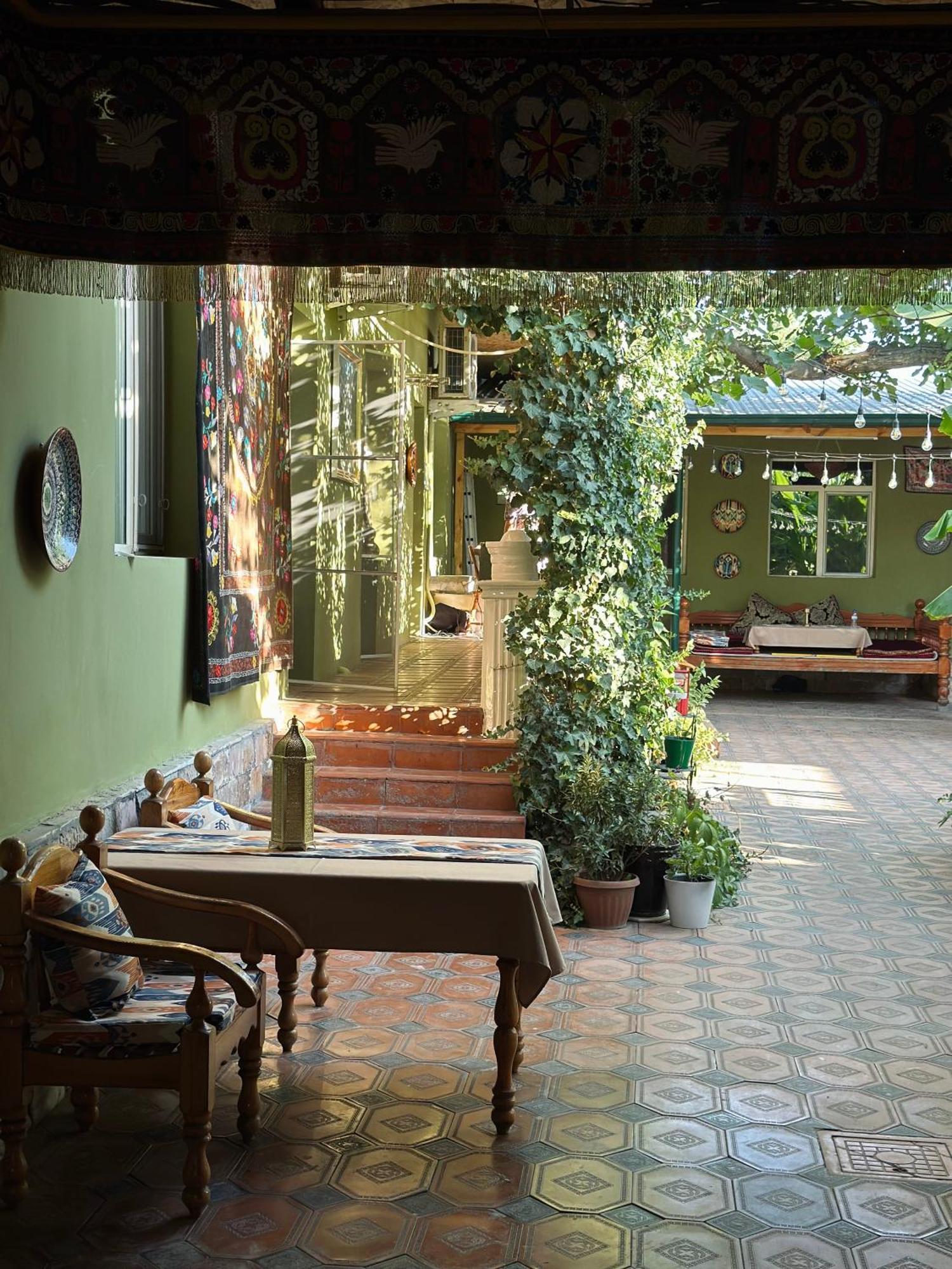 Green Yard Boutique Guesthouse Tashkent Esterno foto