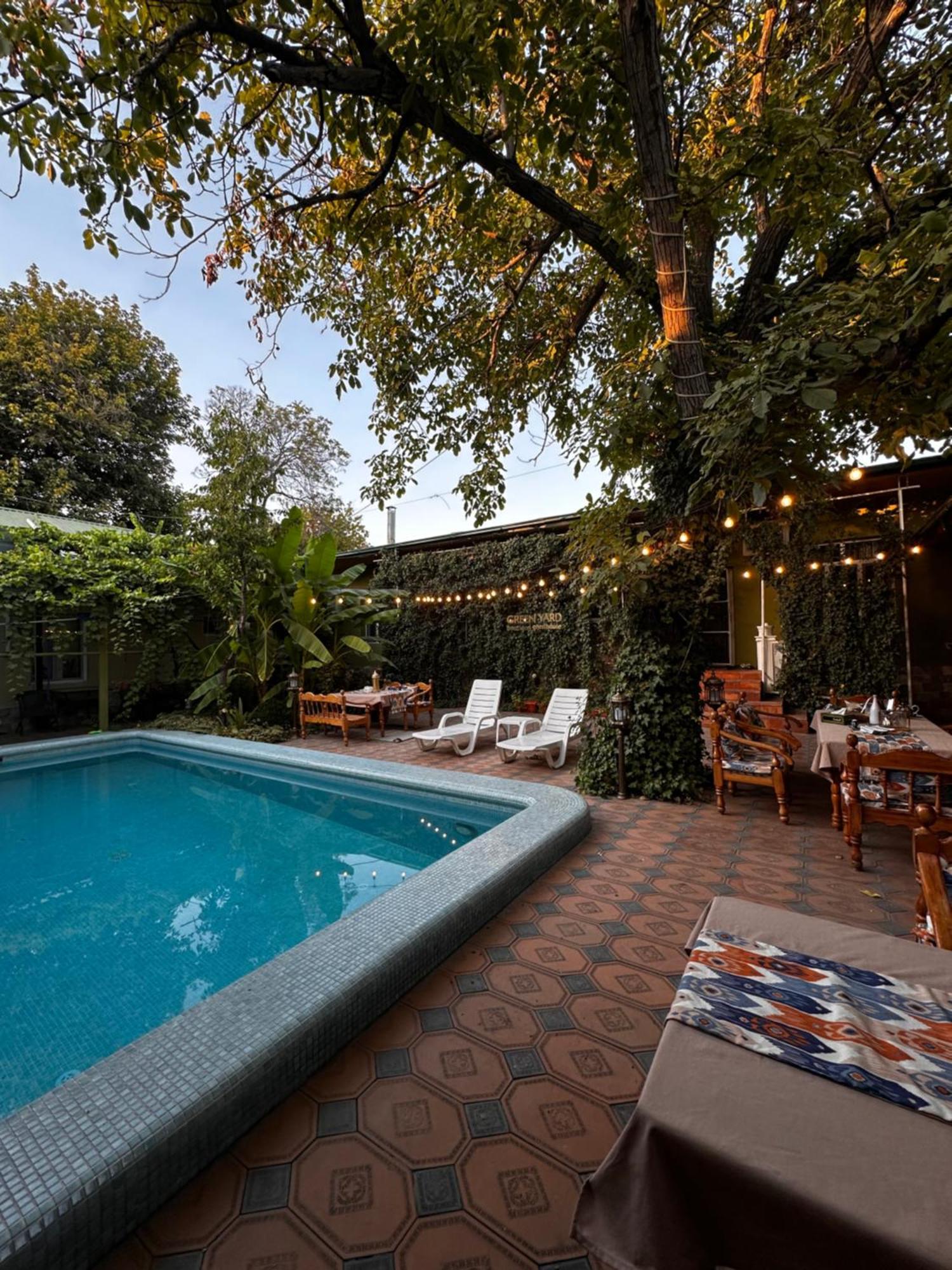 Green Yard Boutique Guesthouse Tashkent Esterno foto